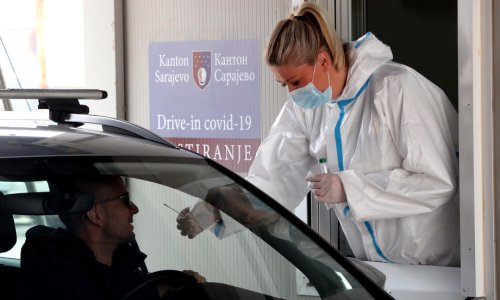 BiH prijeti treći val zaraze koronavirusom, imaju više od 700 novih slučajeva a cjepiva nema vidiku