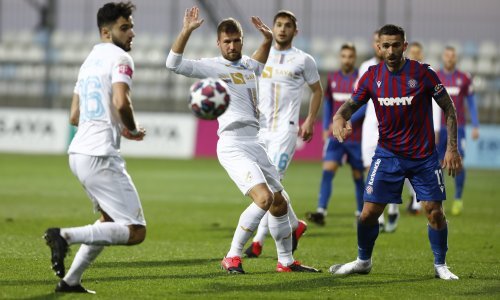 [VIDEO/FOTO] Kakva drama na Rujevici; Hajduk minimalno slavio u Jadranskom derbiju; u sudačkoj nadoknadi Kalinić skinuo penal Andrijaševiću