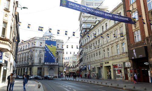 U BiH više od 1800 novozaraženih, broj umrlih opet iznad 90