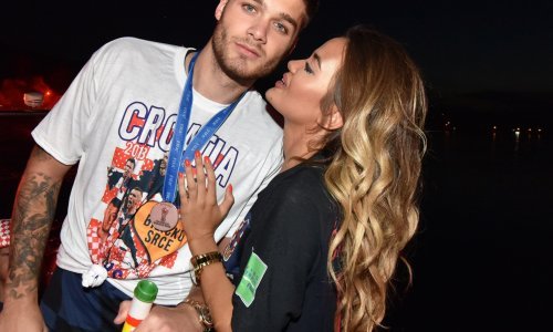 Pohvalila se prstenom: Zaručili se Adriana Đurđević i Duje Ćaleta-Car