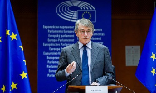 [FOTO/VIDEO] Predsjednik EP-a Sassoli podržao Srednju školu Petrinja i pozvao na solidarnost: 'Kontaktirajte s prijateljima u Hrvatskoj i pokažite im da ste uz njih!'