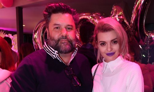 Ella Dvornik objavila urnebesni video iz auta: 'Kad te se vlastiti muž srami'