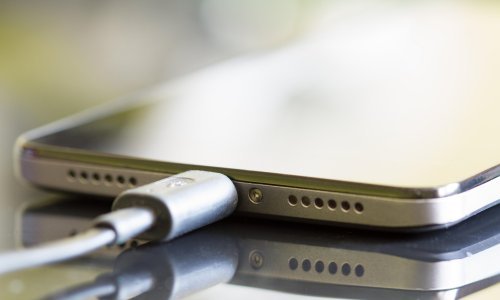Mit ili istina? Deset stvari koje treba raščistiti kad je riječ o punjenju smartfona