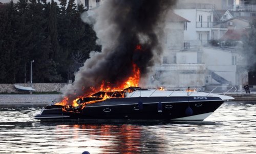[FOTO] Planula jahta u marini u Bilicama i potonula neugašena
