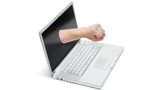 B.a.B.e. pozvale žene žrtve online nasilja da ga prijave