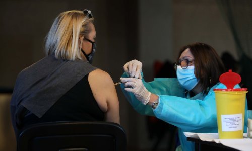 U Rijeci počelo prvo masovno cijepljenje