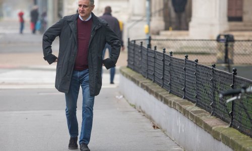 Karamarko na Facebooku: Crna dama je nakon moje smjene s obje noge uletjela u politiku. Nije li ona u sukobu interesa?