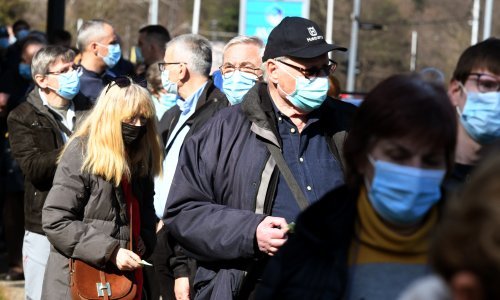 Slovenija: Kažnjavanje za nenošenje maski bez pravnog temelja