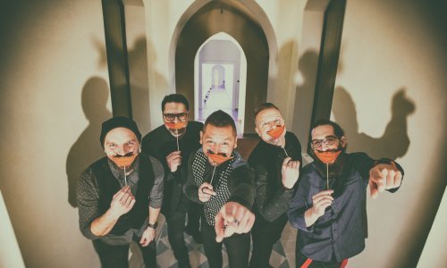 Vatra sprema novi album: Predstavljaju novi singl i video spot snimljen iz jednog kadra