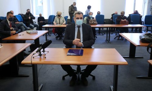 Nadan Vidošević nakon četiri godine suđenja napokon iznosi obranu: Tvrdi da je nevin, da nije bilo izvlačenja novca. Optužuje da je u pretrazi nestala dokumentacija o umjetninama i vili u Gorskom kotaru