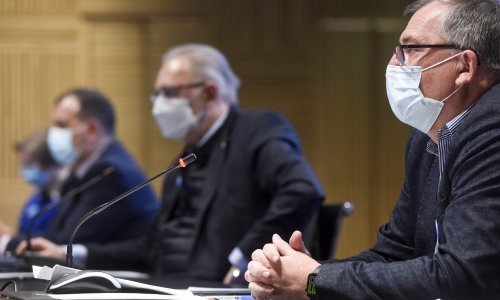 Capak: Brojke zaraženih 46 posto veće nego u prošlom tjednu, preminula 12-godišnja djevojčica