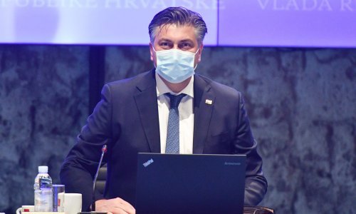 [FOTO] Plenković: Situacija nam je i dalje relativno dobra, ali vidimo da se u zadnja tri tjedna situacija s novozaraženima pogoršala