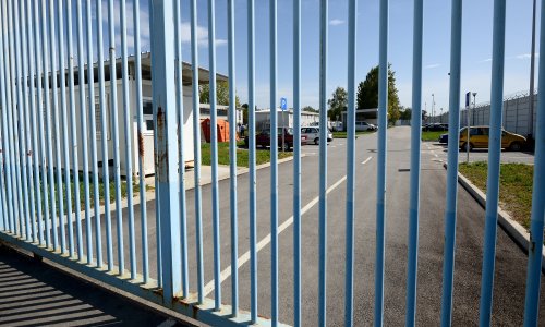 U Prihvatnom centru za migrante Ježevo izbilo žarište korone, sindikat otkriva niz propusta: Nema zaštitne opreme, sve se zataškava, nema izolacije...