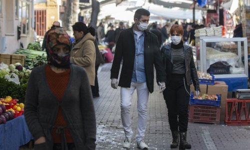 Turska planira do jeseni cijepiti 50 milijuna ljudi protiv covida-19