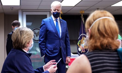 Amerikanci odbijaju podijeliti s ostatkom svijeta desetke milijuna doza cjepiva koje im neiskorištene stoje u skladištima