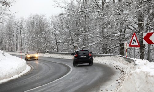 U Lici pada snijeg, autocesta A1 od Svetog Roka do Posedarje otvorena samo za osobna vozila