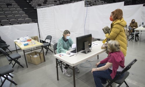 Cijepljeno 311 tisuća ljudi, tek svaki peti iz prioritetne skupine. Kada će na red doći ostali?