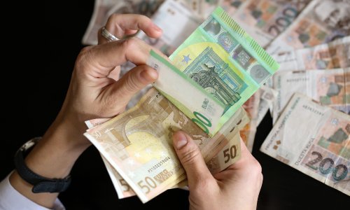 Zbog koronakrize pomiču se planovi za uvođenje eura