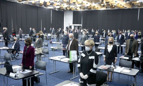 Sjednica Skupštine započela minutom šutnje za Bandića i stankom od 30 minuta