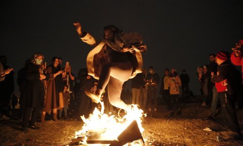 Troje mrtvih, 87 ljudi izgubilo udove u proslavi iranskoga festivala vatre