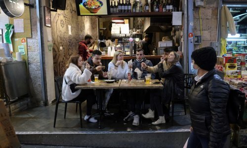 Više od polovice Izraelaca primilo obje doze cjepiva