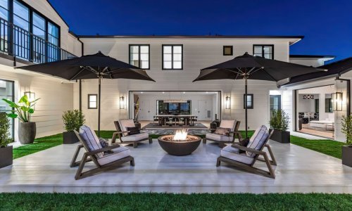 Rado bismo se izolirali u raskošnoj vili za koju Rihanna iskeširala čak 13.8 milijuna dolara