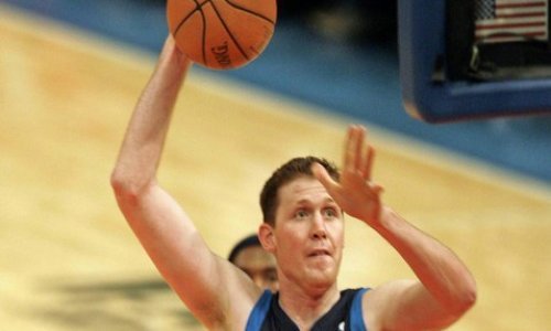 Nekada najviši igrač NBA-a ostao potpuno paraliziran; kada je vozio bicikl udario ga je automobil, a o svemu se oglasio i njegov bivši šef