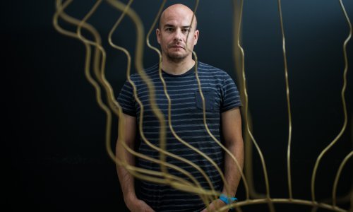 Ukoričeni plakati dizajnera koji je gradio vizualni identitet Gavelle