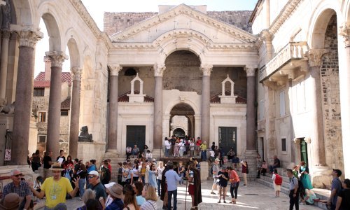 U Saboru žestoke kritike na liberalizaciju tržišta turističkih vodiča