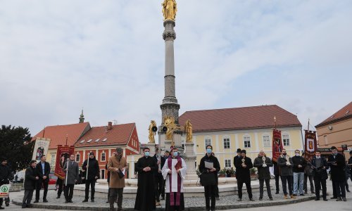 [FOTO/VIDEO] U Zagrebu održana korizmena procesija, Bozanić pozvao na molitvu za sve koji trpe posljedice potresa i pandemije
