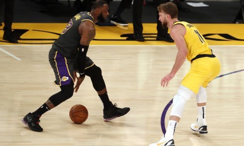 Lakersi u šoku nakon ozljede najveće zvijezde; LeBron James odšepao s terena zbog problema s desnim gležnjem