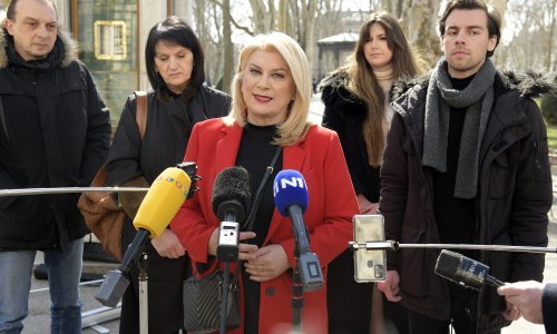 [FOTO/VIDEO] Škare Ožbolt nezadovoljna brzinom obnove Zagreba, najavila osnivanje posebnog zavoda