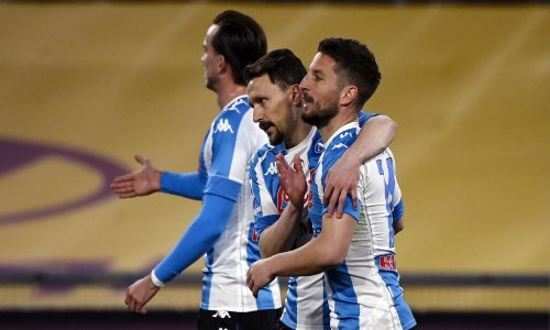 Napoli slavio u derbiju kod Rome, nogometna ljepotica u Firenci pripala Milanu, Juventus se osramotio protiv Beneventa i pogurao Inter do naslova