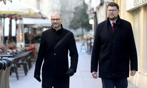 [VIDEO/FOTO] Grbin i Klisović: Godinu dana od potresa od obnove u Zagrebu nema ništa