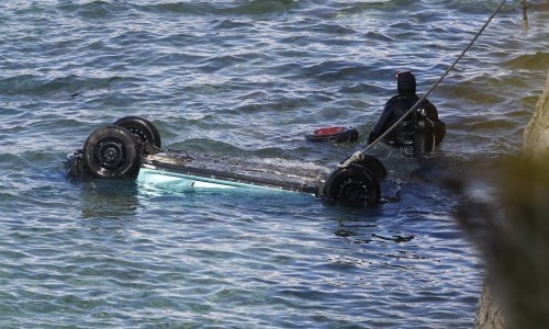 [FOTO] Autom kod Makarske sletio u more i poginuo