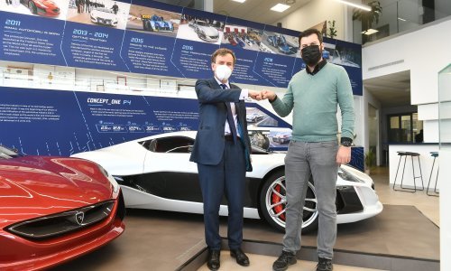 [FOTO] Rimac otvorio ured u Britaniji; u Svetoj Nedelji ugostio ministra koji je njegove automobile gledao u Top Gearu