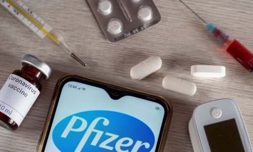 Unatoč oštrom padu prodaje Pfizer procjenjuje 34 milijarde dolara prihoda od cjepiva