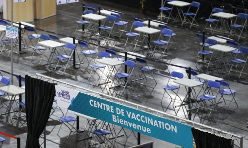 Pariz: Obavezno cijepljenje ne bi bio najučinkovitiji način borbe protiv covida