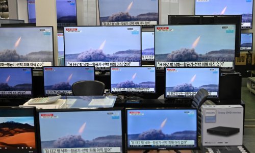 Sjeverna Koreja lansirala dva projektila za koje se sumnja da su balističke rakete