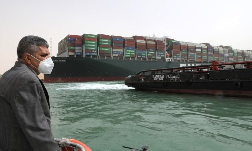 Nasukani brod u Sueskom kanalu poremetio svjetske lance nabave