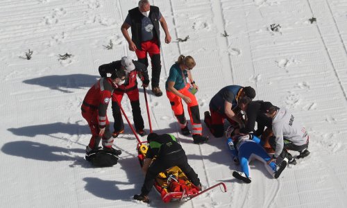[VIDEO/FOTO] Stravična nesreća svjetskog prvaka i olimpijskog pobjednika na Planici; nepomično ležao, u nesvijesti prevezen helikopterom u bolnicu