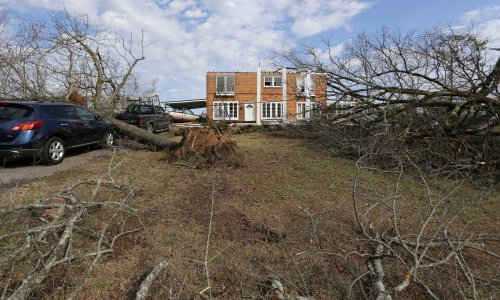 [FOTO] Alabamu poharalo nekoliko snažnih tornada, najmanje petero mrtvih