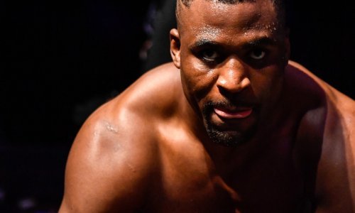 Kamerunski div sve okupljene, uoči meča godine, iznenadio odgovorom na pitanje je li Stipe Miočić najbolji teškaš svih vremena