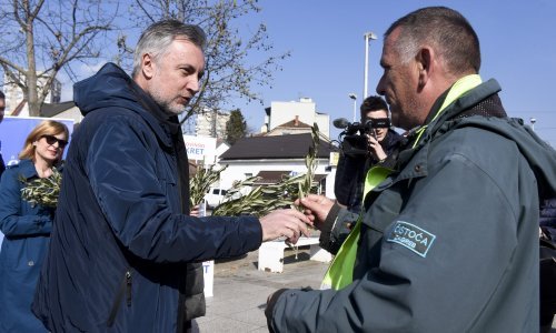 Škoro: Lovrić širi neistine. Neka objasni zašto se zagrebačku djecu truje cajkama