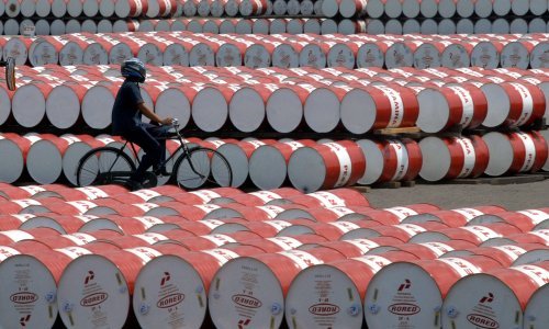 [VIDEO] Pet osoba ozlijeđeno u požaru rafinerije nafte u Indoneziji, ne zna se uzrok