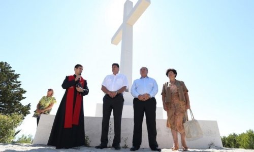 Kerum i Nevenka pod križem: Neka Isus da snage za novi mandat