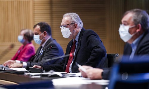 Božinović: Covid putovnice u pilot projektu trebale bi biti od 1. lipnja