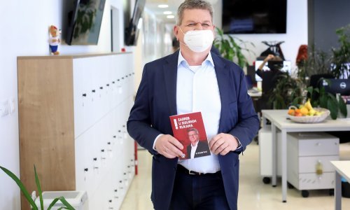 Mrsić prozvao protukandidate zbog nenošenja maski na otvorenom: Antivakseri su dobili veliko pojačanje - antiMASKere