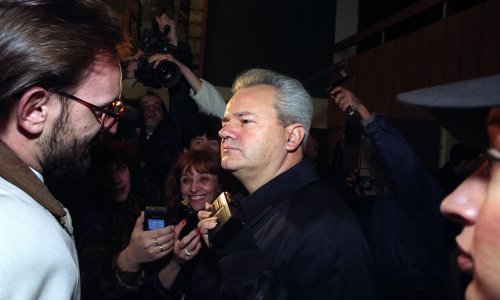 Slobodan Milošević uhićen je prije točno 20 godina, danima prije živio je izoliran u bivšoj Titovoj vili: Prisjetite se kako je prisiljen na predaju
