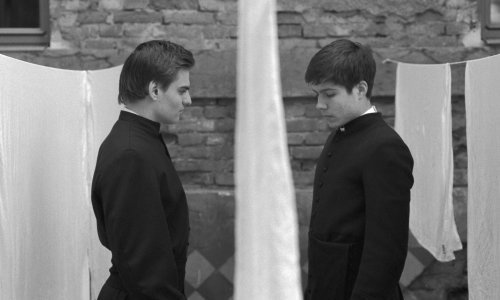 Na festivalu koji se održava u sklopu Mreže festivala Jadranske regije, recentni filmski naslovi sa svjetskih A festivala i  jugoslavenski klasici